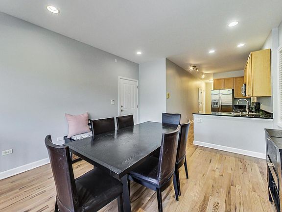 4th image of 2633 W Belmont Ave Unit 1
