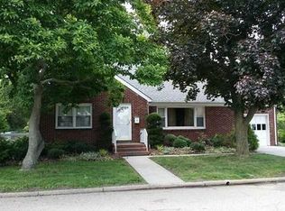 14 Johnson St, Fords, NJ 08863