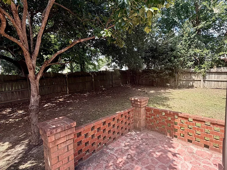 213 Carrington Ln — Photo 45