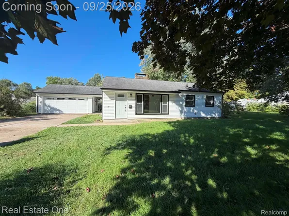 1396 Potter Blvd, Burton, MI 48509