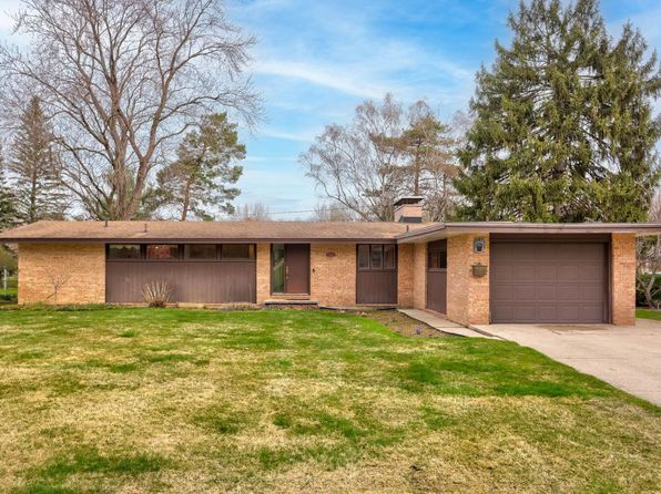 2005 Jenkins Dr, Midland, MI 48642
