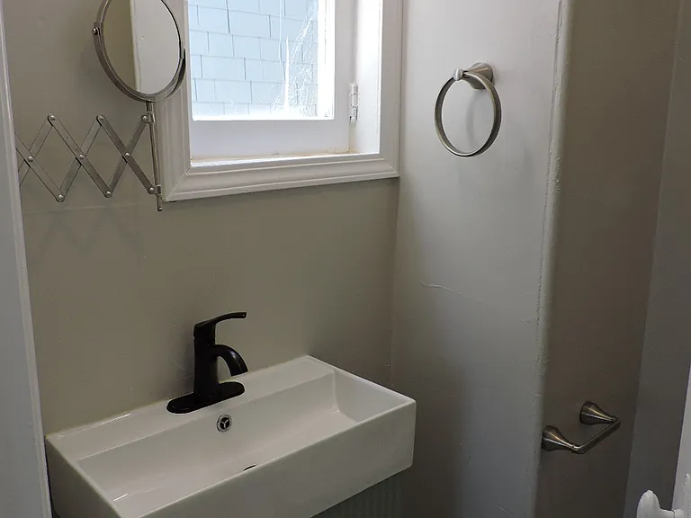 2220 L St #9 — Photo 5