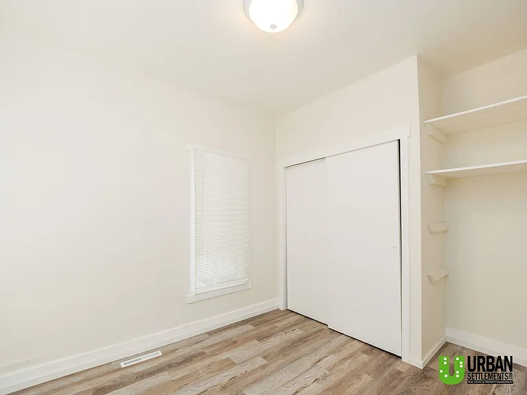 370 E 8th Ave — Photo 3