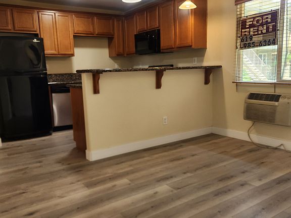 4th image of 800 N Mollison Ave Unit 29
