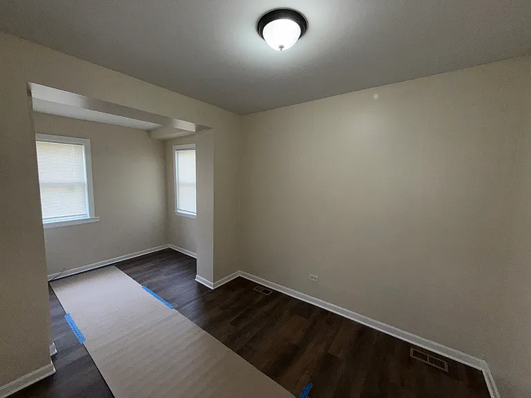 7423 S Saint Lawrence Ave — Photo 8