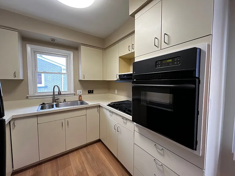 28070 Brentwood St — Photo 8