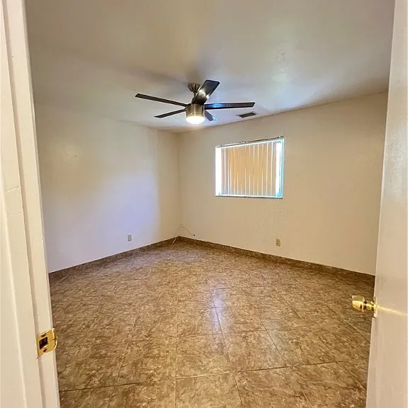 1825 Oak Ln — Photo 6