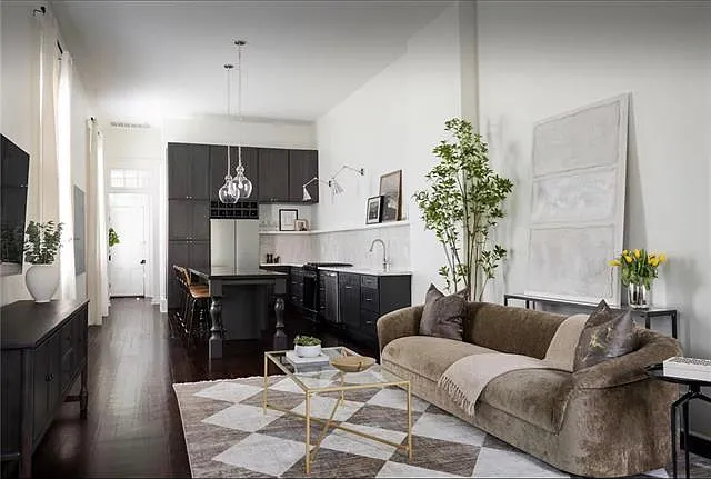 1320 Saint Mary St — Photo 3