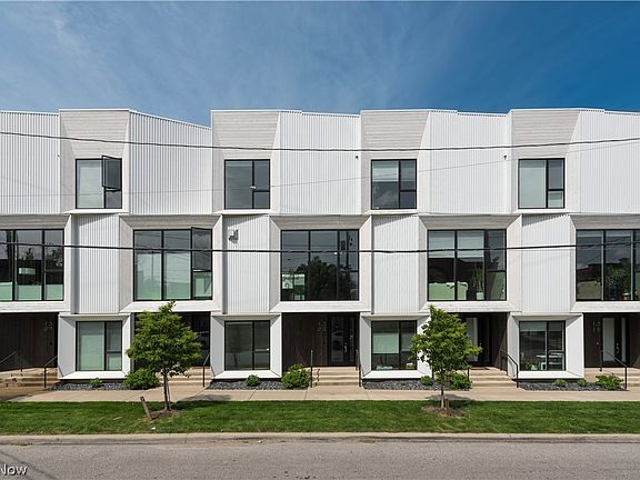 3rd image of 1320 W 58th St