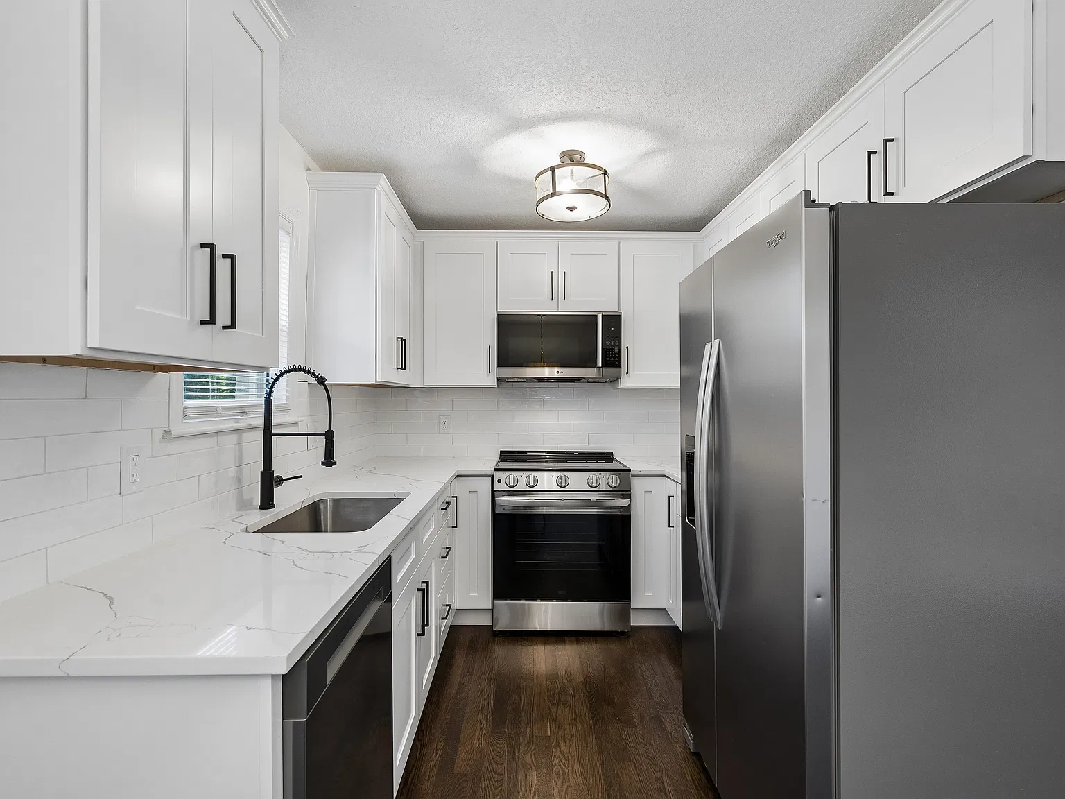 2 bed, 1000 sqft, $1,800 — Photo 4