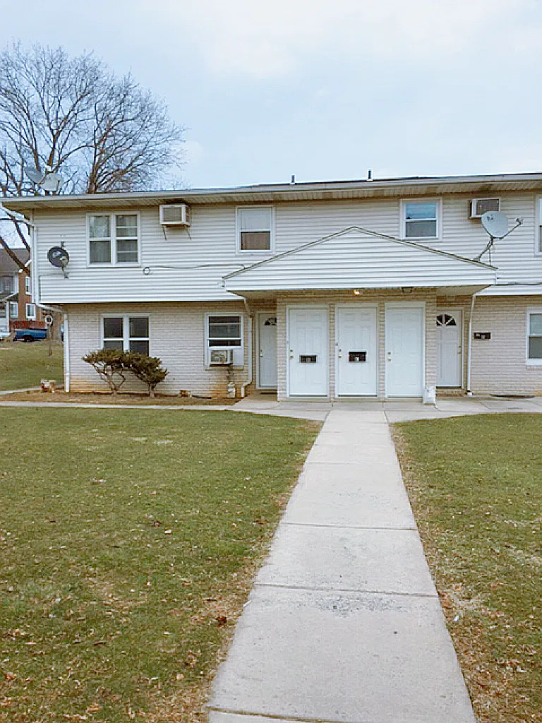 2 bed, 950 sqft, $1,475 — Photo 1