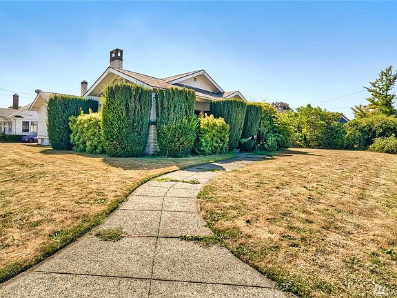3rd image of 2108 Griffin Ave