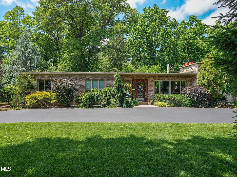1st image of 1495 Sylvan Dr