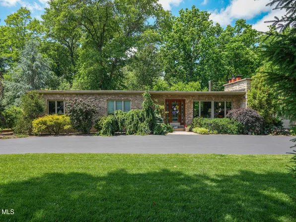 1495 Sylvan Dr, Hollidaysburg, PA 16648