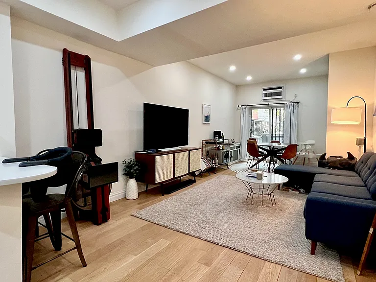 16 W 75th St #1A — Photo 3
