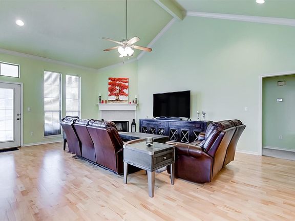 5th image of 5630 Lori Ln