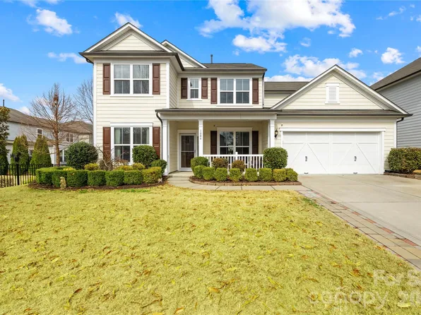 1084 Crescent Moon Dr, Fort Mill, SC 29715