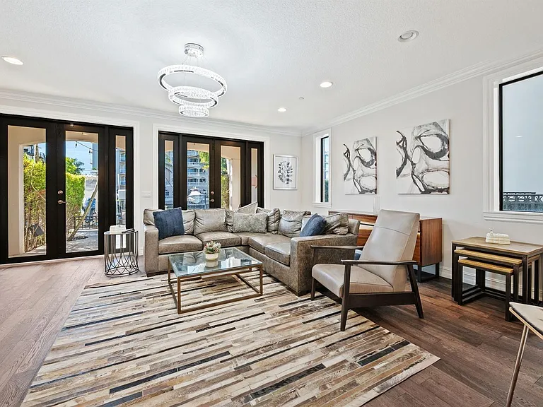 95 Isle Of Venice Dr — Photo 11