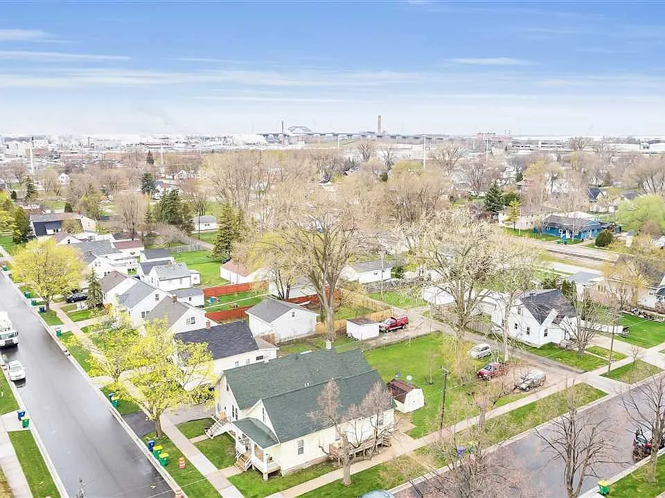 7 GB INVESTMENT PROPERTIES