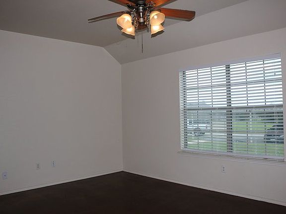 5th image of 145 Lindas Creek Ln