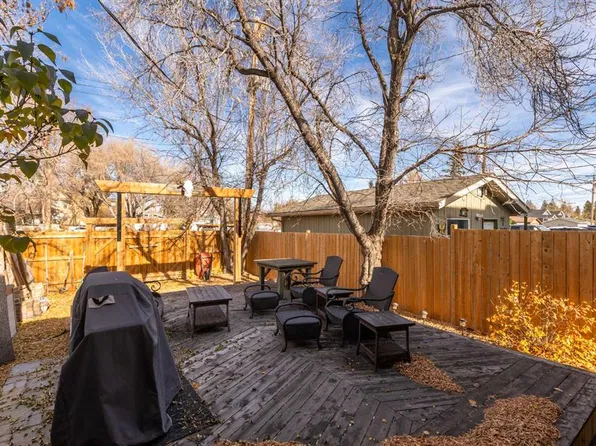 16 S 6th Ave SE, High River, AB T1V 1G1