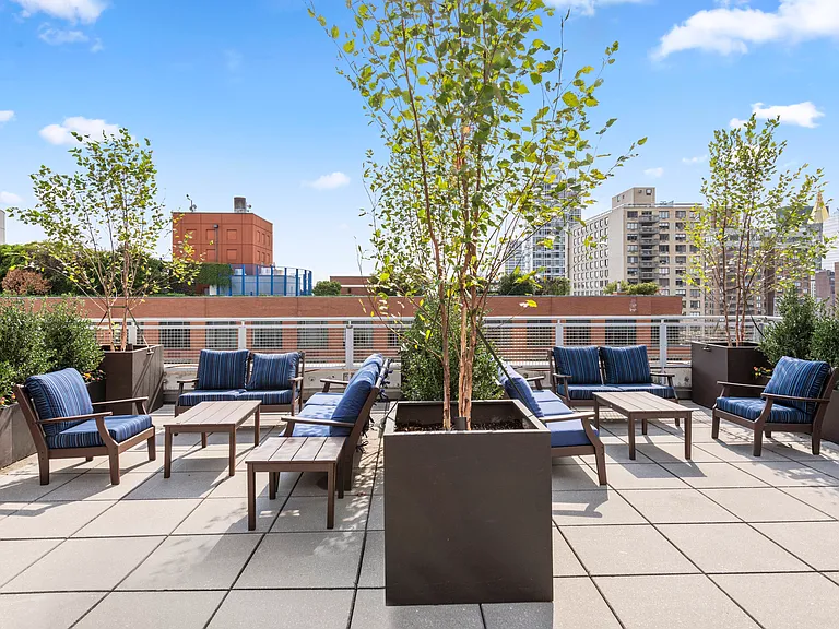 225 E 34th St #7B — Photo 17