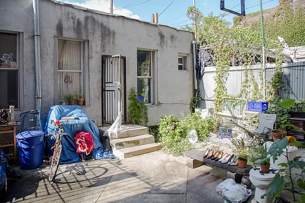 Rented by Isaac Silberstein, LREB | media 18