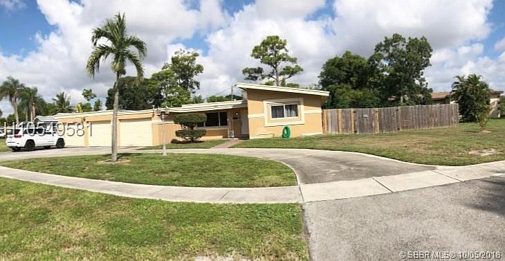 1st image of 1111 Park Dr