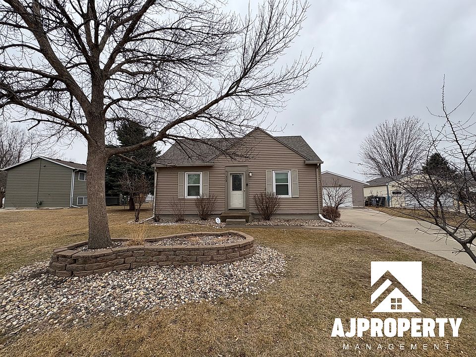 1st image of 809 E Presentation St