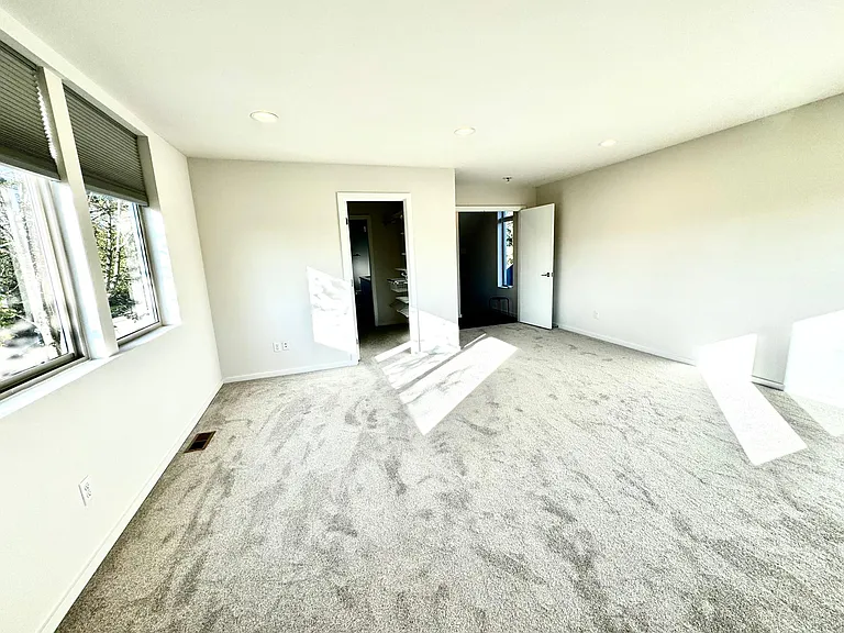 1541 Valentine Pl S — Photo 11