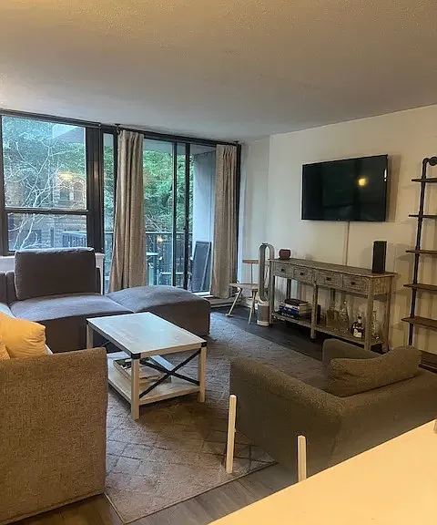 2740 N Pine Grove Ave #2C — Photo 8