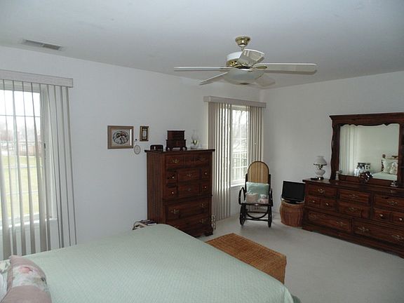 4th image of 1667-3 Chelmsford Ct