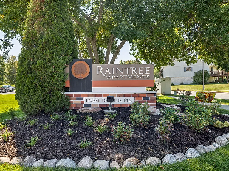 Raintree Apartments — Photo 39