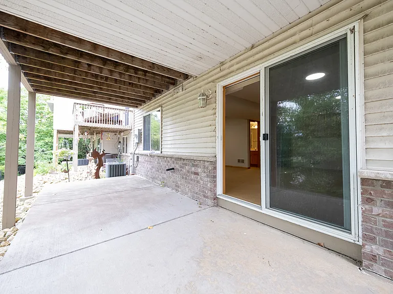 591 Crane Creek Ln — Photo 32