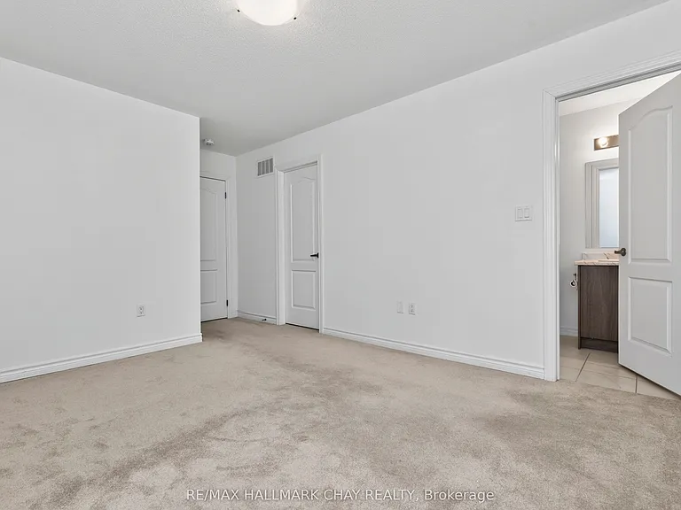 38 Milson Cres — Photo 32
