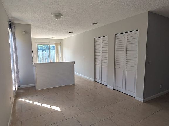 3rd image of 4755 Orleans Ct APT A