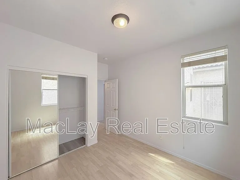 5216 W Albeniz Pl — Photo 20