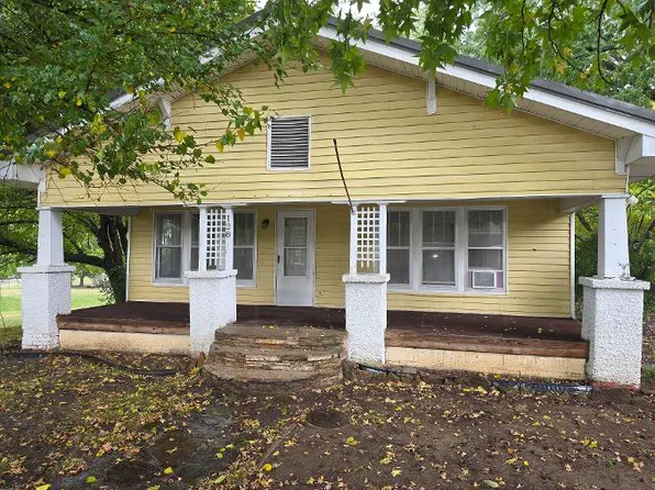 128 S 4th St, Okemah, OK 74859