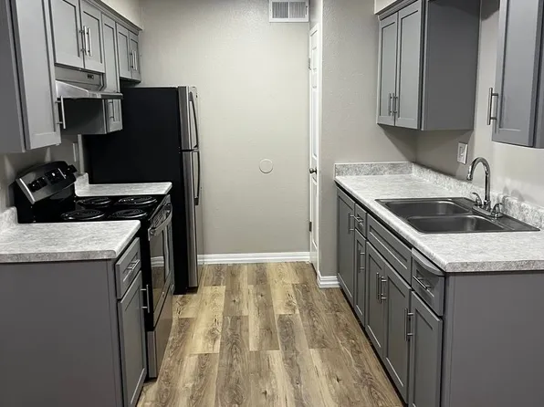 Meadowbrook Apartments