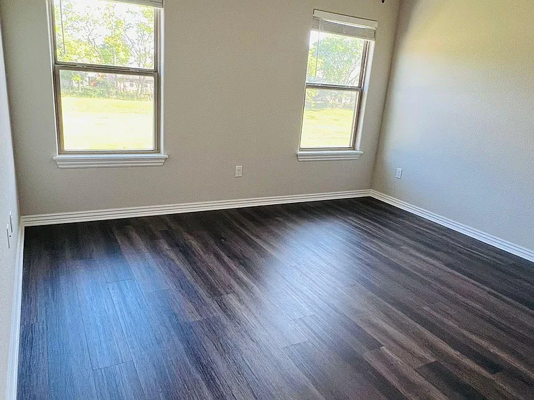 601 Holly St — Photo 24