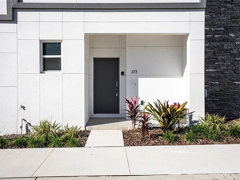 277 Famagusta Dr — Photo 31