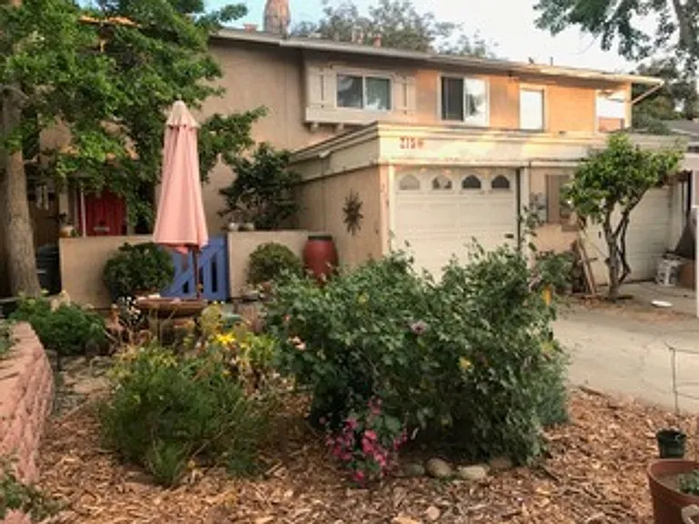 215 Calle De Madera — Photo 1