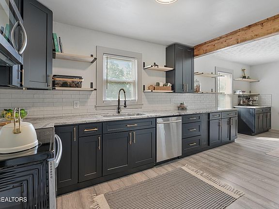 3rd image of 5828 Eldridge Rd