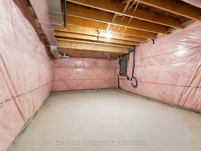 1212 Drinkle Cres — Photo 37