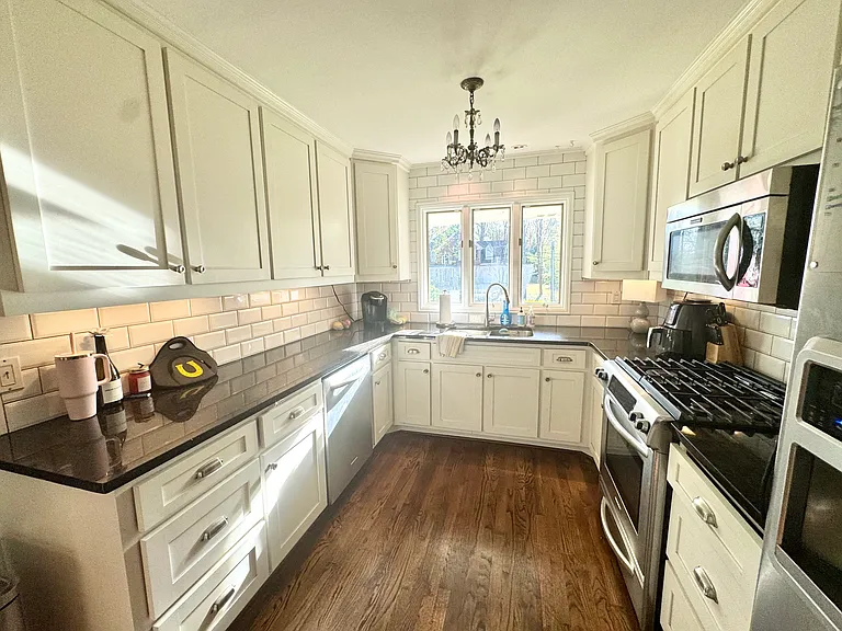 3075 W Roxboro Rd NE — Photo 6