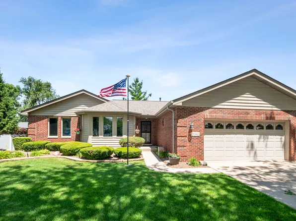 9342 Sutton Pl, Tinley Park, IL 60487