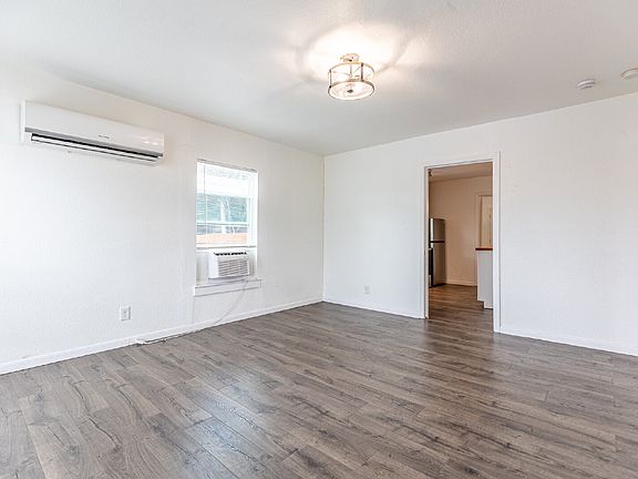 5th image of 115 Dumoulin Ave