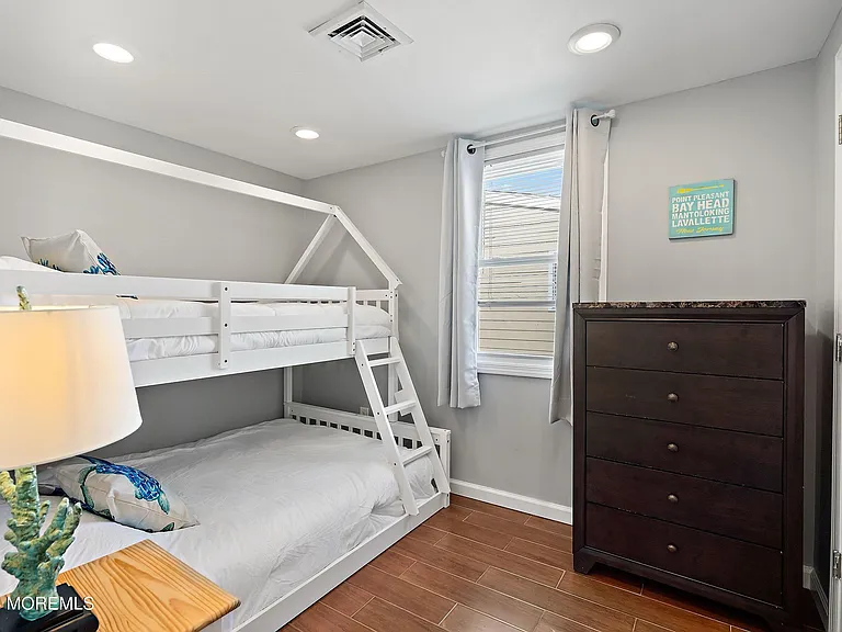 212 Randall Ave — Photo 5