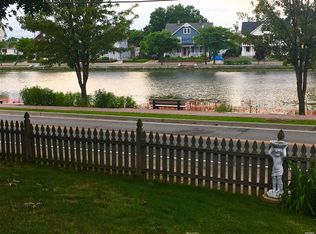 14 Harbor Rd, Port Washington, NY 11050