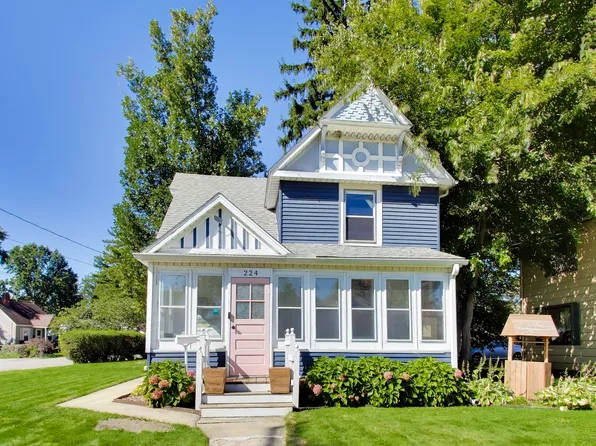 224 S Calumet Rd, Chesterton, IN 46304